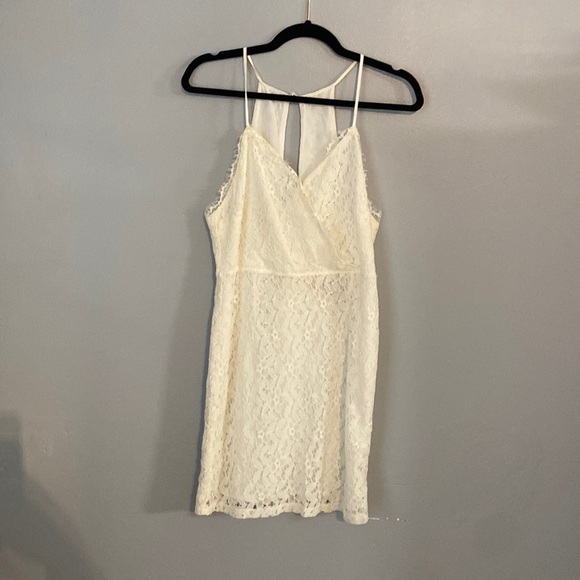 Urban Outfitters white lace keyhole back mini dress size 6 - Picture 2 of 7
